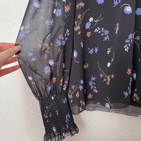 Aritzia Wilfred Valencia Blouse Black Floral Smocked Puff Sleeve Top | sz small - Picture 2 of 5
